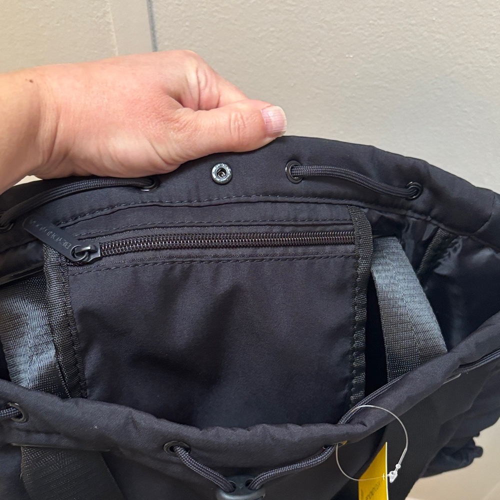 Beyond Yoga Black Convertible Drawstring Gym Bag Tote Backpack BEY-FA-042 - Picture 8 of 8